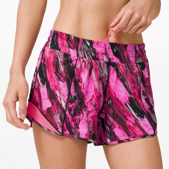 Lululemon Incentive Refresh Multi Hotty hot shorts size 8 tall - Picture 2 of 5